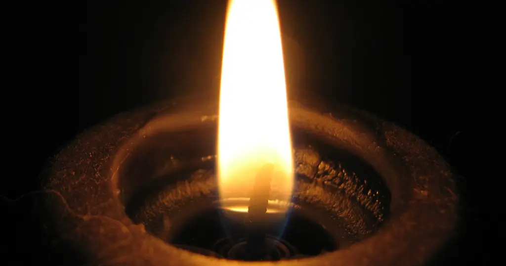 Kerzenflamme in Nahaufnahme